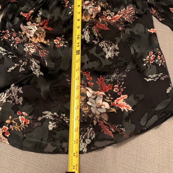 🌷WHBM CHIFFON Lined Off The Shoulder Top - Picture 8 of 11